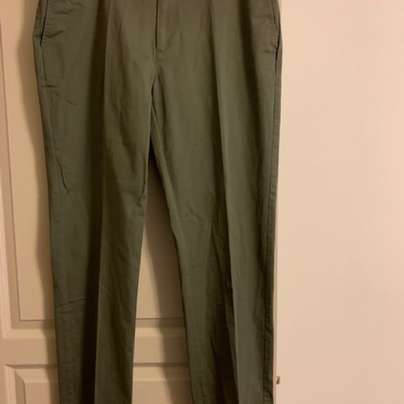 Men's Amazon Essentials Dark Green Pants Khakis 38x34 - Picture 1 of 3